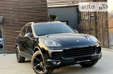 Внедорожник / Кроссовер Porsche Cayenne 2015 в 