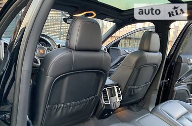 Внедорожник / Кроссовер Porsche Cayenne 2015 в 