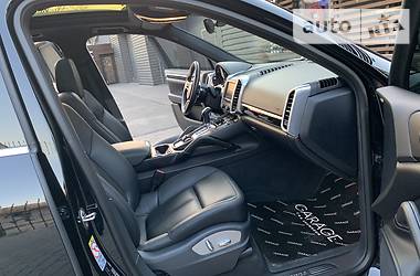Внедорожник / Кроссовер Porsche Cayenne 2015 в 