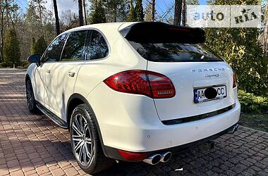 Позашляховик / Кросовер Porsche Cayenne 2012 в 