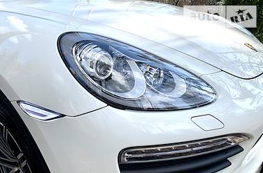 Позашляховик / Кросовер Porsche Cayenne 2012 в 
