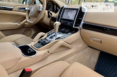 Позашляховик / Кросовер Porsche Cayenne 2012 в 