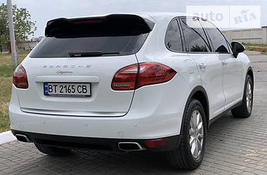 Позашляховик / Кросовер Porsche Cayenne 2012 в 