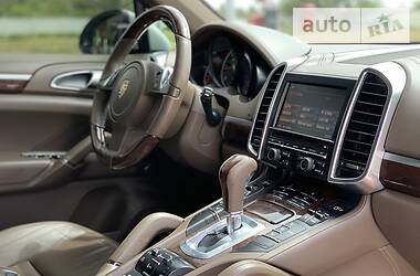 Позашляховик / Кросовер Porsche Cayenne 2012 в 