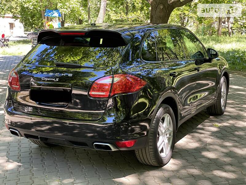 Позашляховик / Кросовер Porsche Cayenne 2010 в Одесі