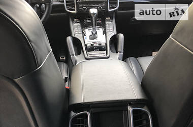 Внедорожник / Кроссовер Porsche Cayenne 2012 в 