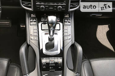Внедорожник / Кроссовер Porsche Cayenne 2012 в 