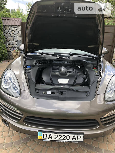 Позашляховик / Кросовер Porsche Cayenne 2012 в Кропивницькому
