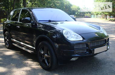 Внедорожник / Кроссовер Porsche Cayenne 2005 в 