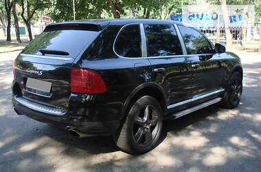 Внедорожник / Кроссовер Porsche Cayenne 2005 в 