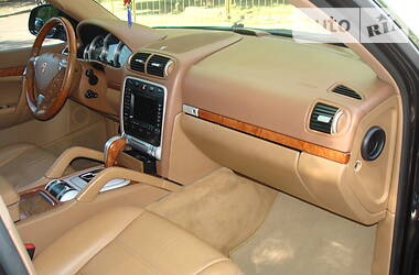 Внедорожник / Кроссовер Porsche Cayenne 2005 в 