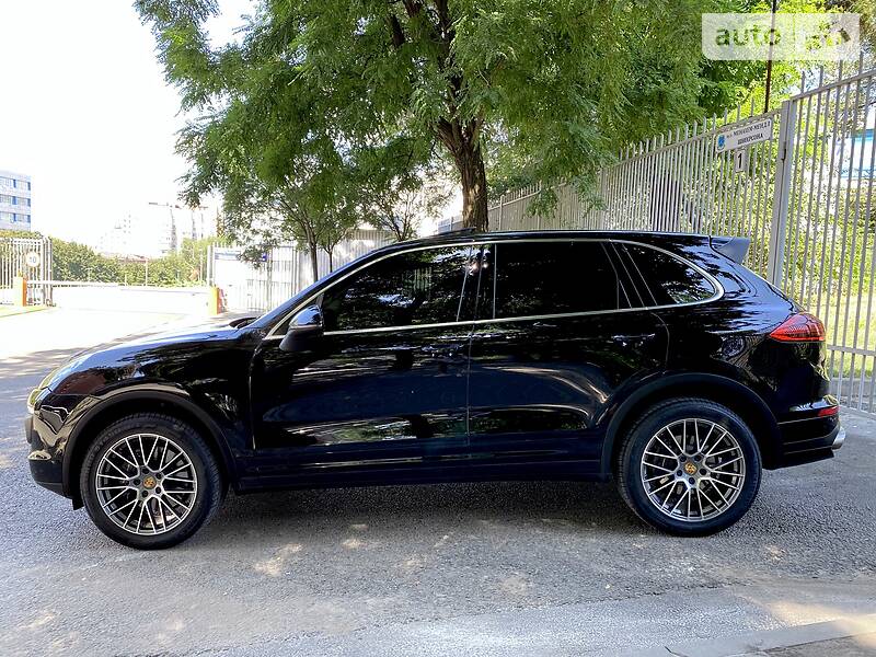 Позашляховик / Кросовер Porsche Cayenne 2015 в Дніпрі