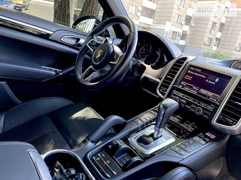 Позашляховик / Кросовер Porsche Cayenne 2015 в Дніпрі