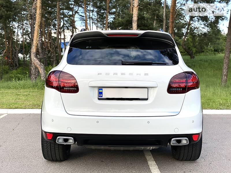 Позашляховик / Кросовер Porsche Cayenne 2014 в Києві