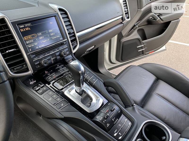 Позашляховик / Кросовер Porsche Cayenne 2014 в Києві