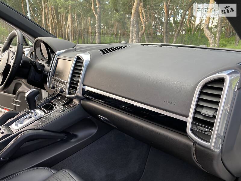 Позашляховик / Кросовер Porsche Cayenne 2014 в Києві