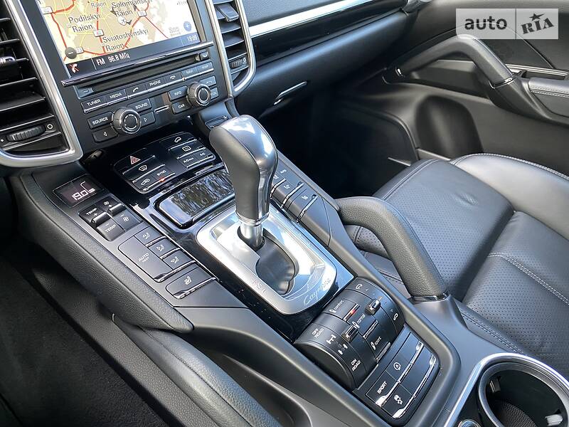 Позашляховик / Кросовер Porsche Cayenne 2014 в Києві