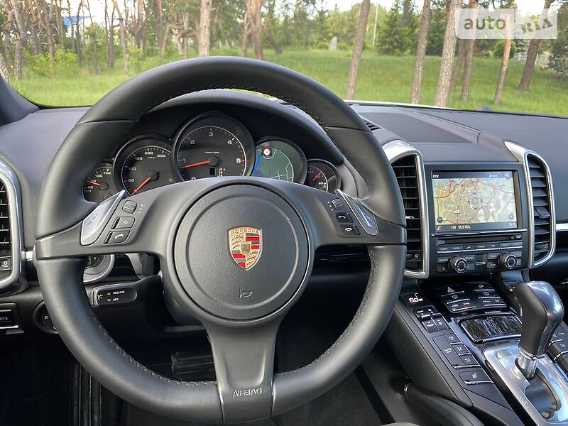 Позашляховик / Кросовер Porsche Cayenne 2014 в Києві