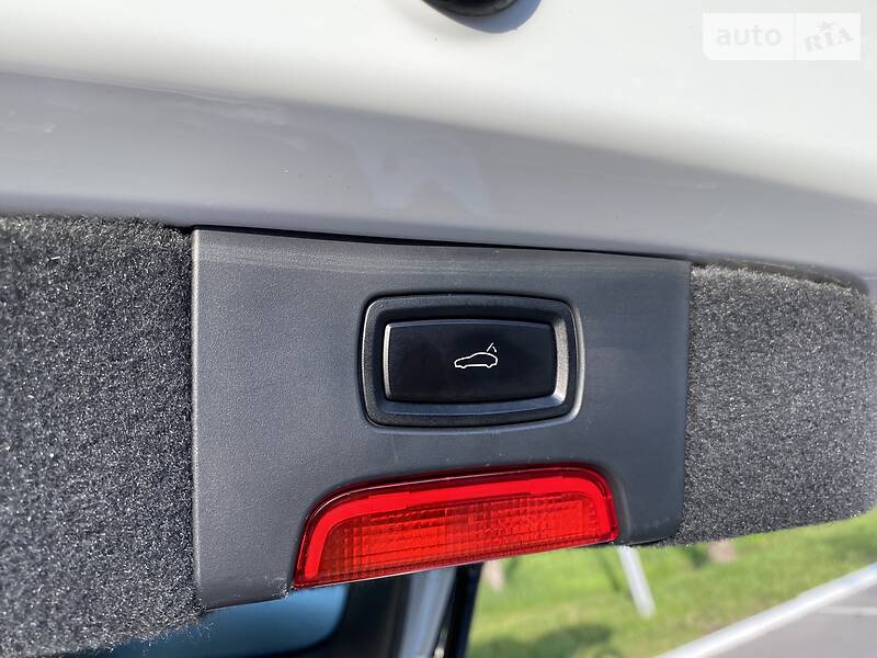 Позашляховик / Кросовер Porsche Cayenne 2014 в Києві