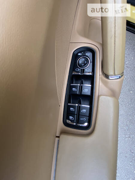 Позашляховик / Кросовер Porsche Cayenne 2010 в Києві