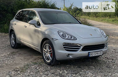 Внедорожник / Кроссовер Porsche Cayenne 2012 в Тернополе