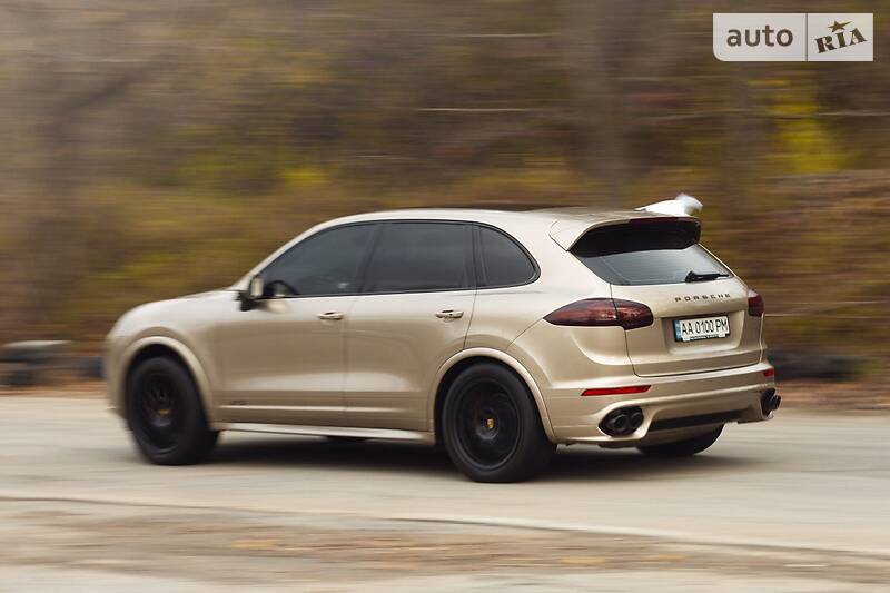 Позашляховик / Кросовер Porsche Cayenne 2016 в Києві
