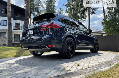 Внедорожник / Кроссовер Porsche Cayenne 2011 в Киеве