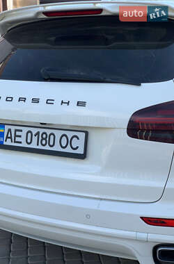 Позашляховик / Кросовер Porsche Cayenne 2011 в 