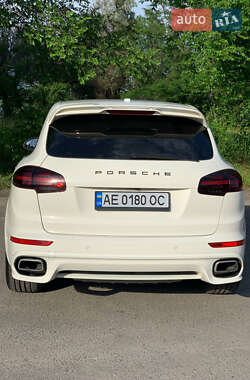 Позашляховик / Кросовер Porsche Cayenne 2011 в 