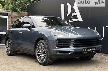 Внедорожник / Кроссовер Porsche Cayenne 2017 в Киеве