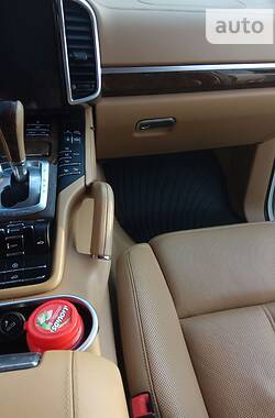 Позашляховик / Кросовер Porsche Cayenne 2013 в 