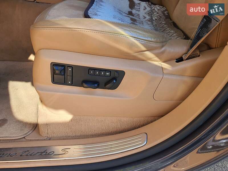 Внедорожник / Кроссовер Porsche Cayenne 2009 в Киеве