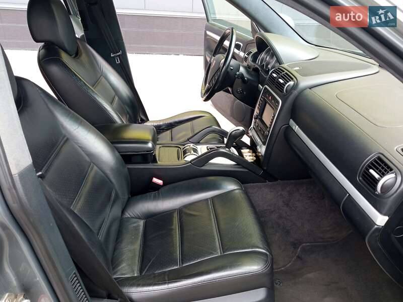 Внедорожник / Кроссовер Porsche Cayenne 2003 в Киеве