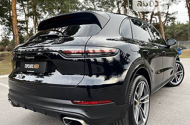 Внедорожник / Кроссовер Porsche Cayenne 2020 в 