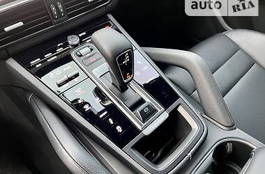Внедорожник / Кроссовер Porsche Cayenne 2020 в 