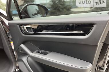 Внедорожник / Кроссовер Porsche Cayenne 2020 в 