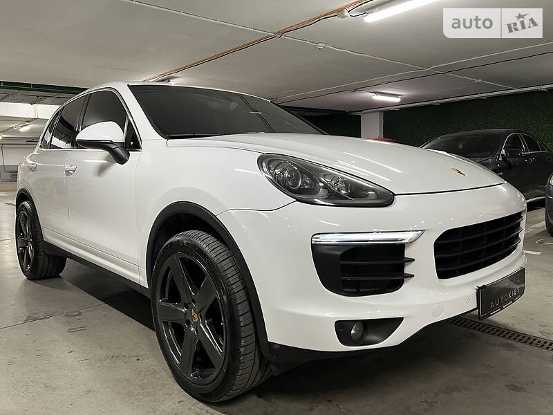 Внедорожник / Кроссовер Porsche Cayenne 2015 в Киеве