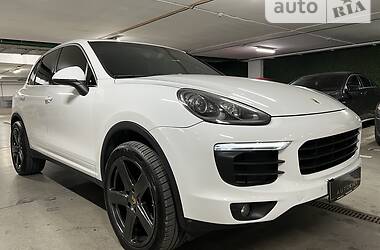 Позашляховик / Кросовер Porsche Cayenne 2015 в 