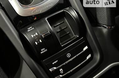Позашляховик / Кросовер Porsche Cayenne 2015 в 