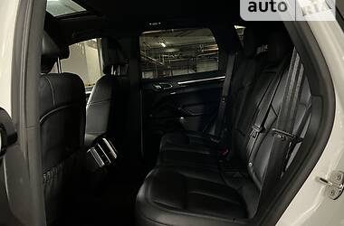 Позашляховик / Кросовер Porsche Cayenne 2015 в 