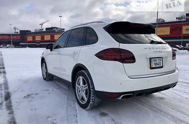 Позашляховик / Кросовер Porsche Cayenne 2012 в Києві