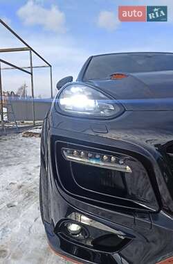 Внедорожник / Кроссовер Porsche Cayenne 2016 в 