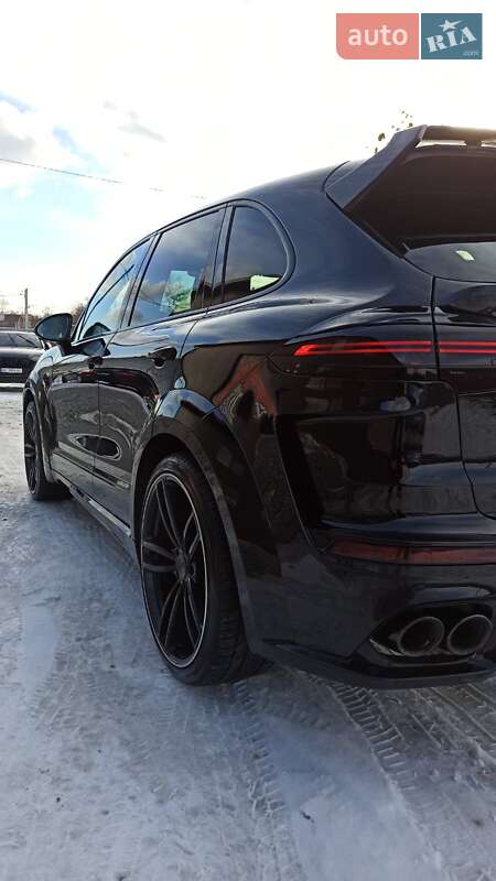 Внедорожник / Кроссовер Porsche Cayenne 2016 в Львове