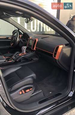 Внедорожник / Кроссовер Porsche Cayenne 2016 в 