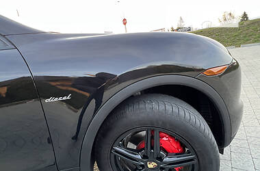 Позашляховик / Кросовер Porsche Cayenne 2013 в Стрию