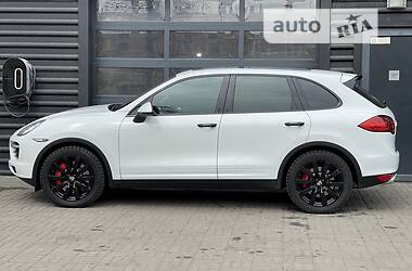 Внедорожник / Кроссовер Porsche Cayenne 2012 в 