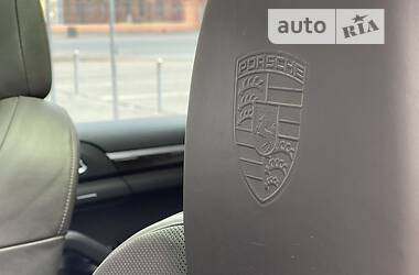 Внедорожник / Кроссовер Porsche Cayenne 2012 в 