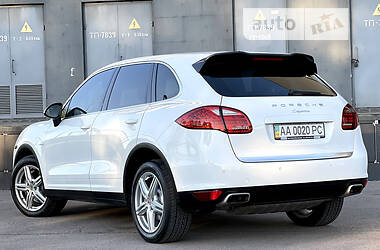 Позашляховик / Кросовер Porsche Cayenne 2012 в Києві