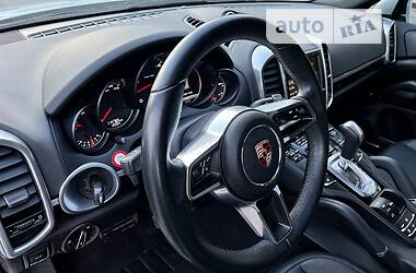 Позашляховик / Кросовер Porsche Cayenne 2015 в Дніпрі