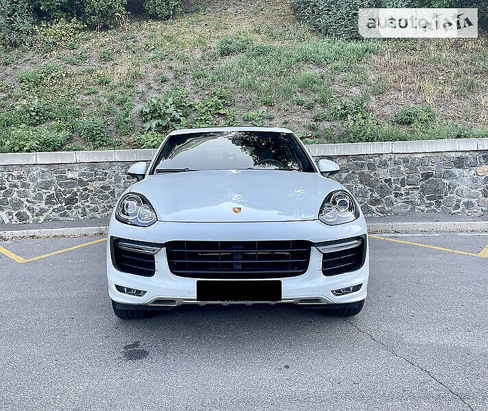Позашляховик / Кросовер Porsche Cayenne 2013 в Києві